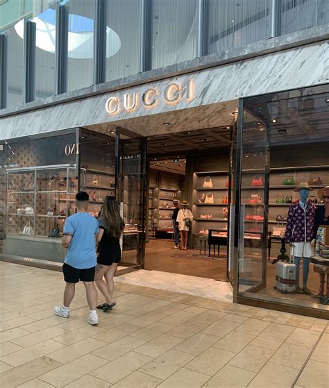 Gucci yorkdale store